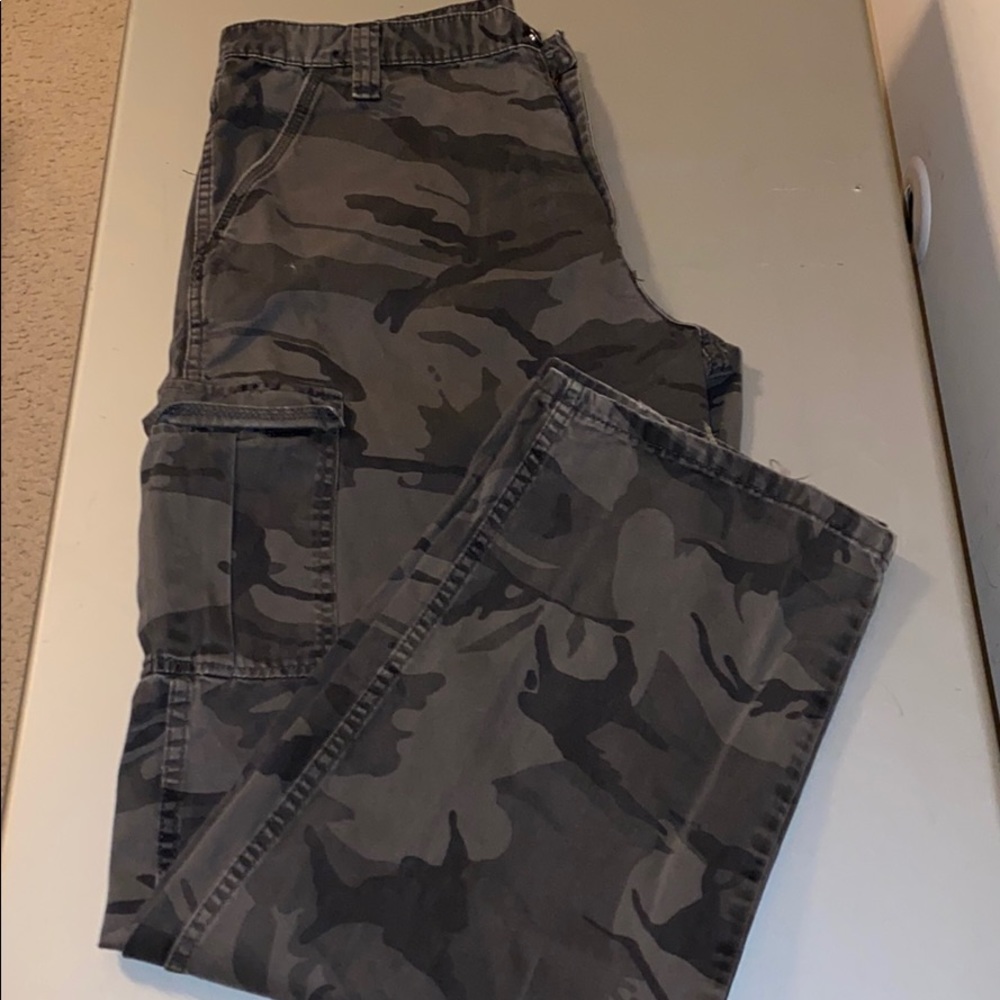 Men’s Wrangler camouflage cargo pants